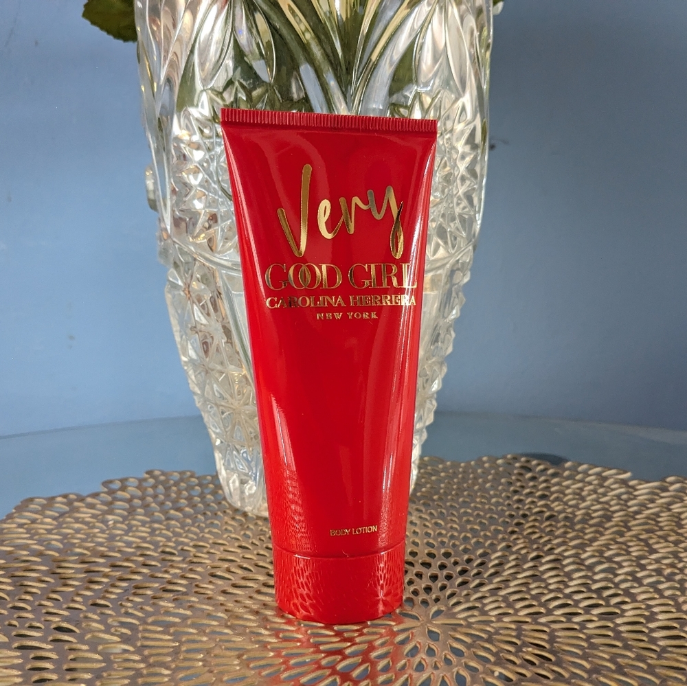 Carolina Herrera - Picture 1 of 2